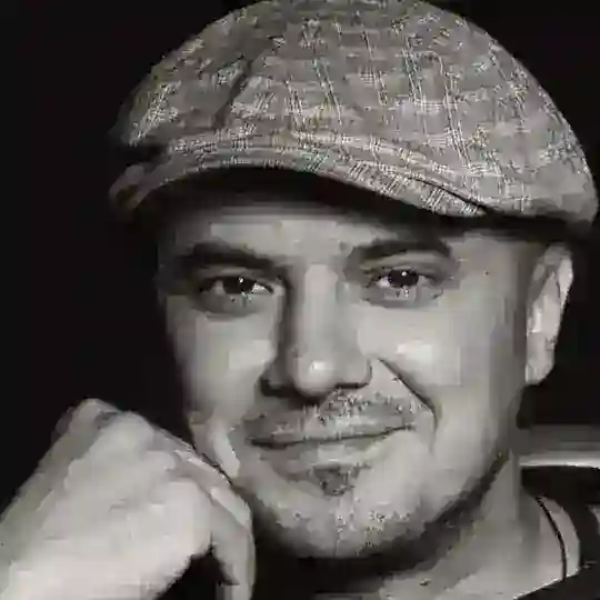 ПОЭТ ВЛАД МАЛЕНКО