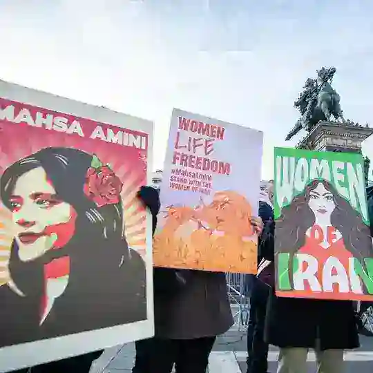 Woman, Life, Freedom - In Memory of Mahsa Amini / Zina / Jîna Emînî (Saqqez 21 September 1999 – Teheran 16 September 2022)