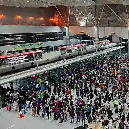 👨🏻‍🤝‍👨🏾👨‍👩‍👧‍👧🇸🇬🇲🇾jb / sg Custom human traffic🇲🇾🇸🇬👫🏃‍♂️