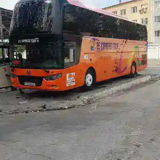 Навоий-Тошкент автобус хизмати.
